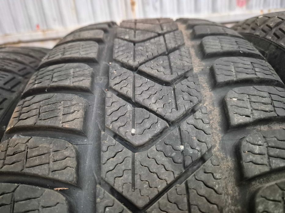 225/55R18 Pirelli Sottozero 3