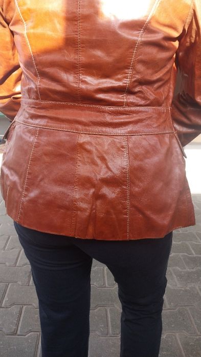 Продам куртку женскую кожанную б/у  размер 42-44