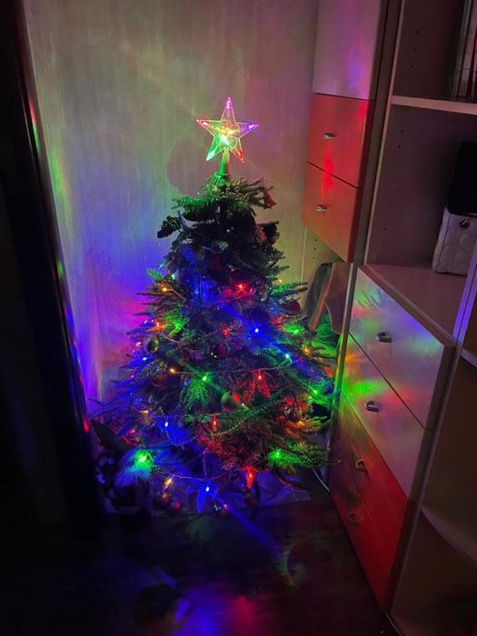 Продам елку в хорошем состоянии