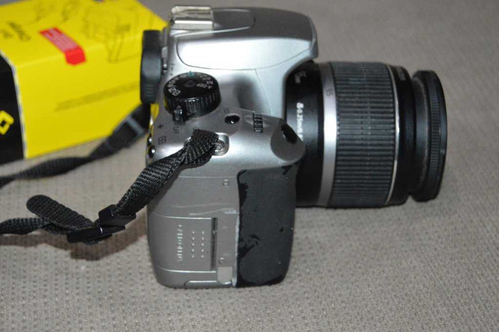 Foto DSLR Canon EOS Rebel XS 1000D obiectiv Canon EF 18-55 citeste tot
