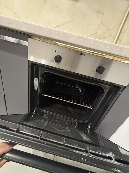 Cuptor electric zanussi