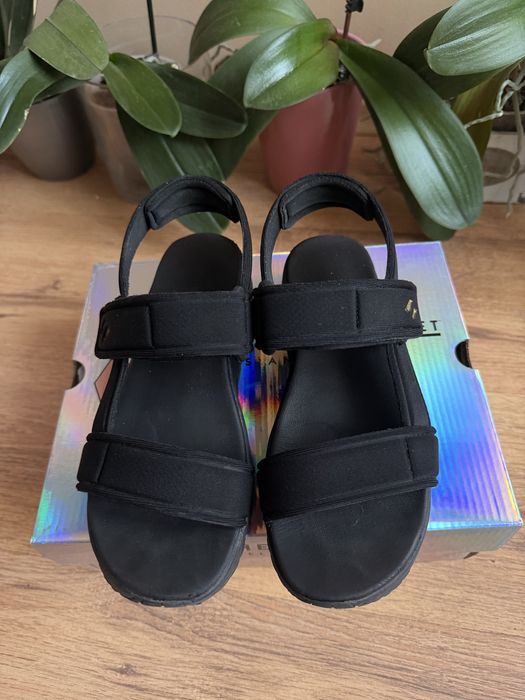 Сандали Skechers