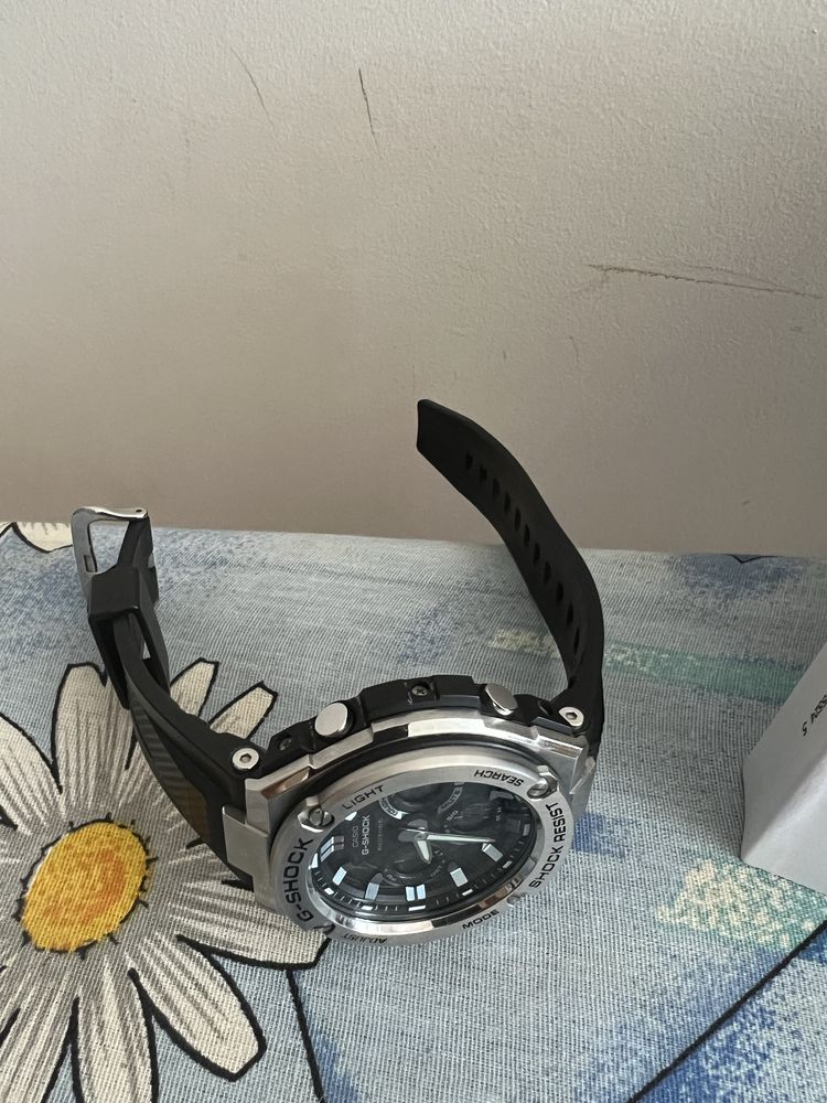 Часовник Casio G-Shock GST-W110-1AER