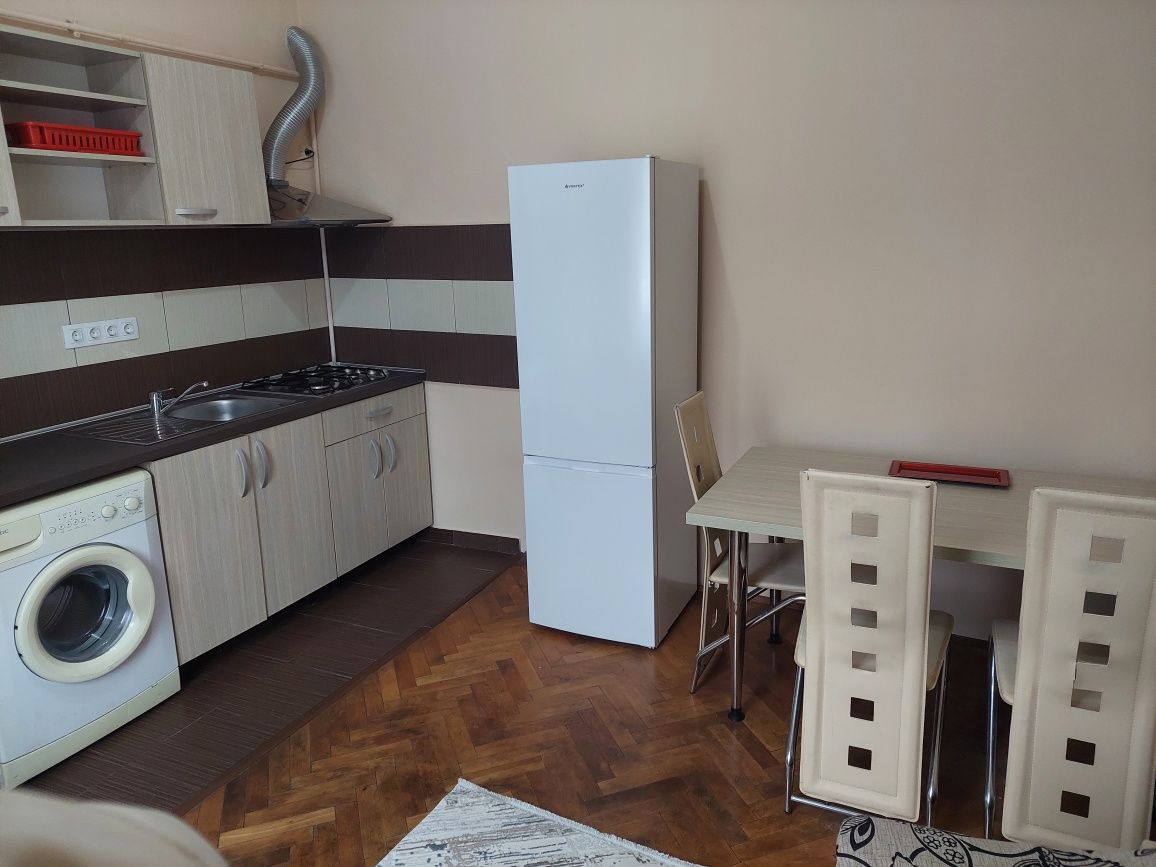 Dau in chirie apartament 1 Cameră, zonă Centrală