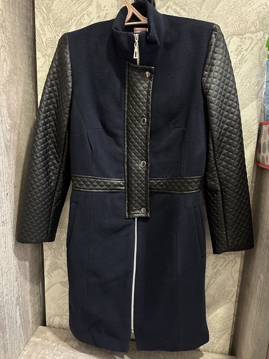 Продам новое демисезонное пальто