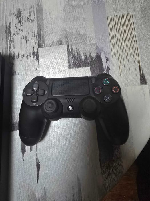Playstation 4 slim