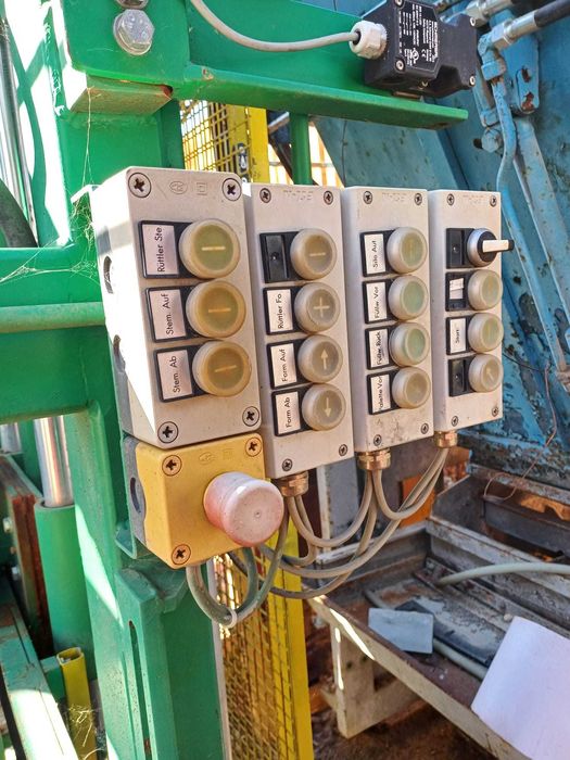 Masinarie de fabricat pavaje automatizata.