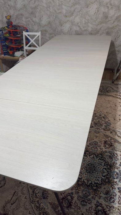 Продается стол с стульями