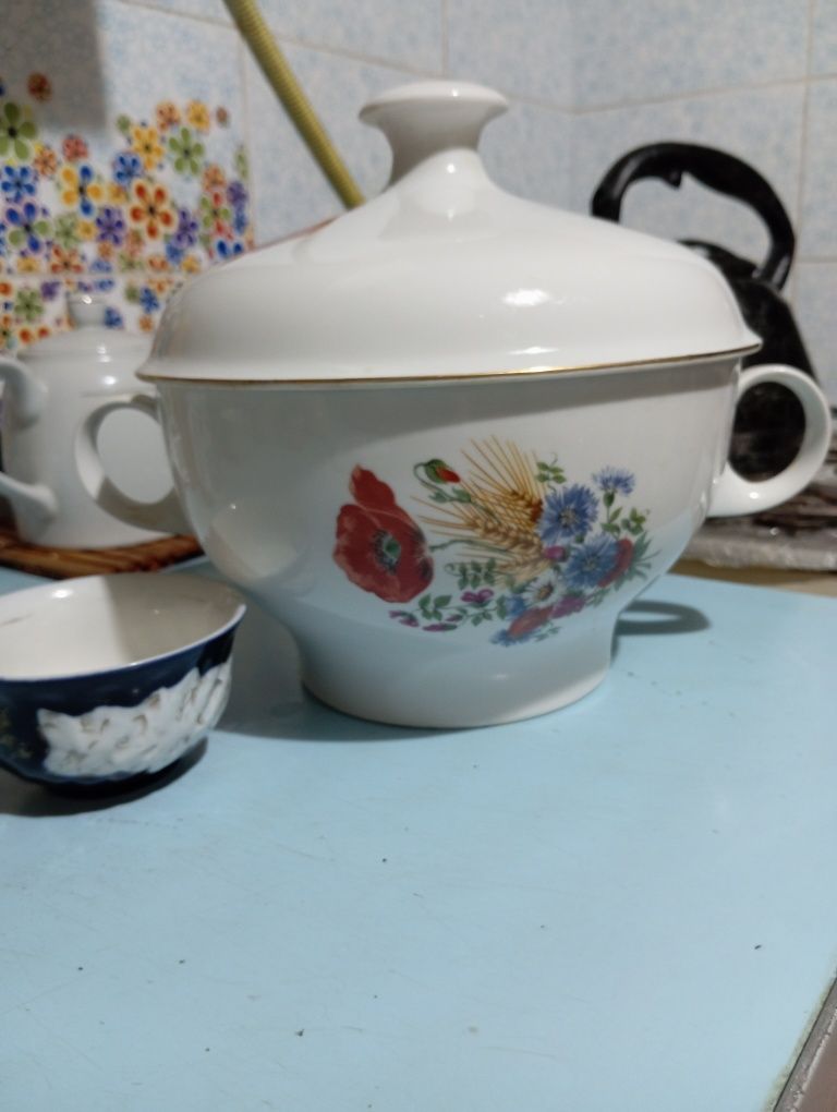 Продам керамическую супницу