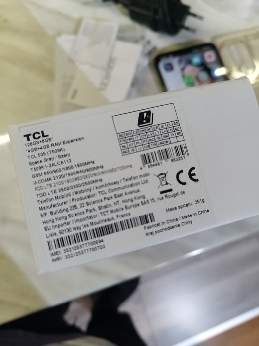 Продавам TCL 505