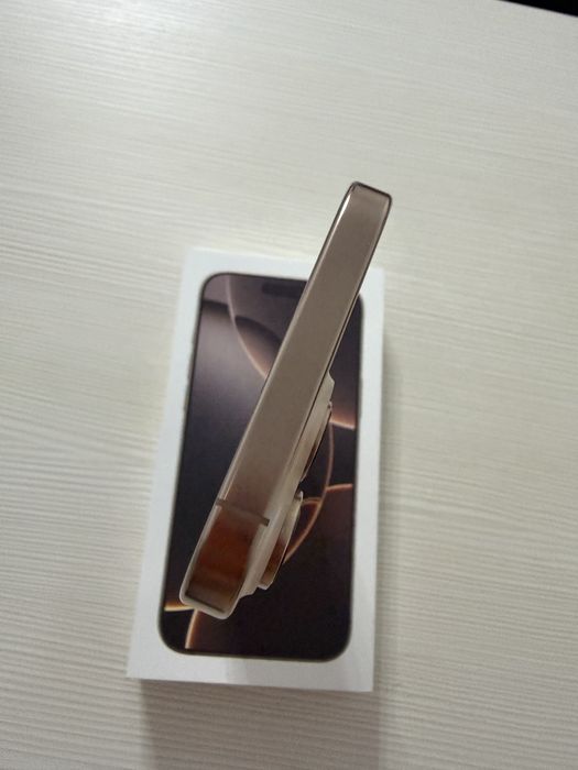 Iphone 16 pro max gold 256 GB