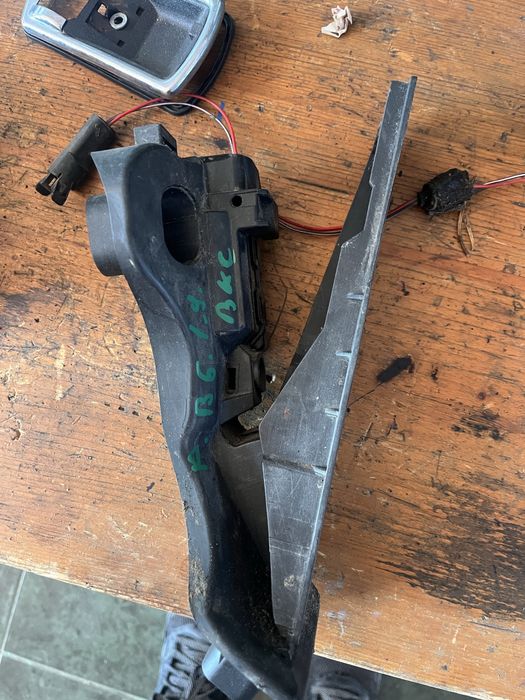 Pedala acceleratie passat b6 1,9 tdi bkc