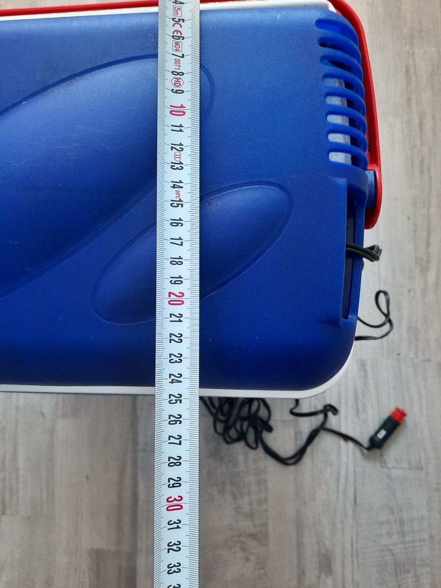 Електрическа хладилна чанта 12v