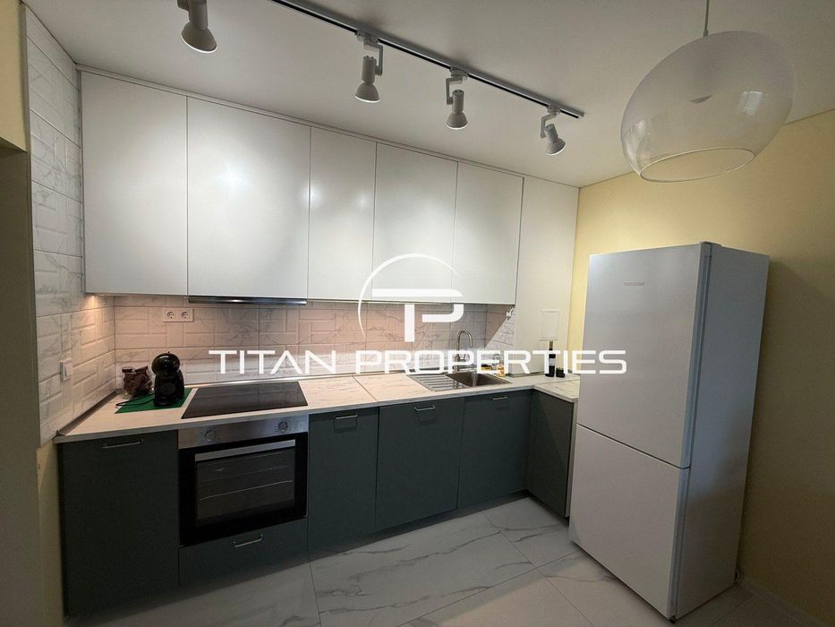 Дава се под наем Двустаен апартамент в Бургас, Славейков - 55 кв.м за 612 € - Снимка #1