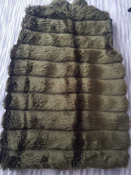 Vesta blana ÷cadou pantaloni vatuiti marimea s