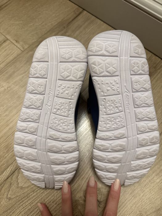 Adidasi Decathlon marimea 32