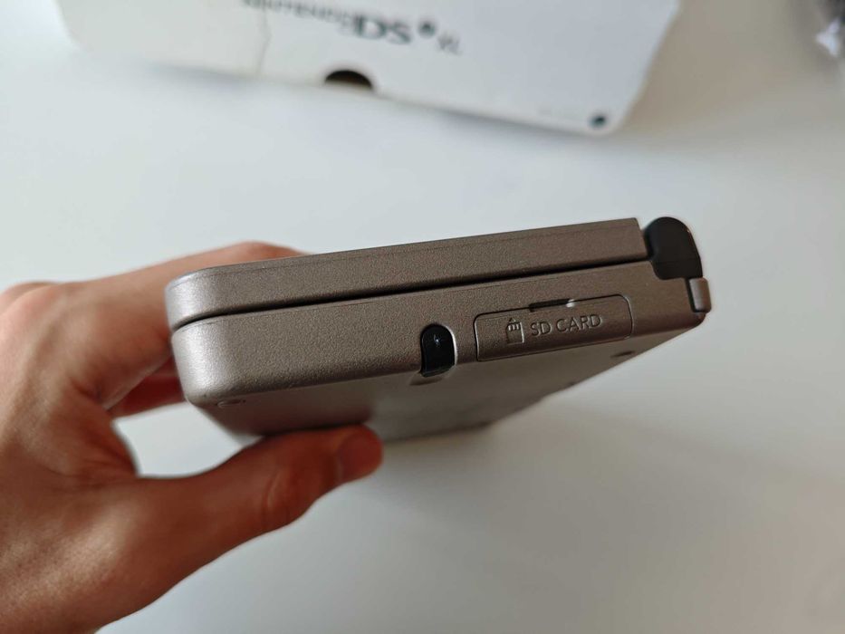 Nintendo DSi XL - Качени много игри