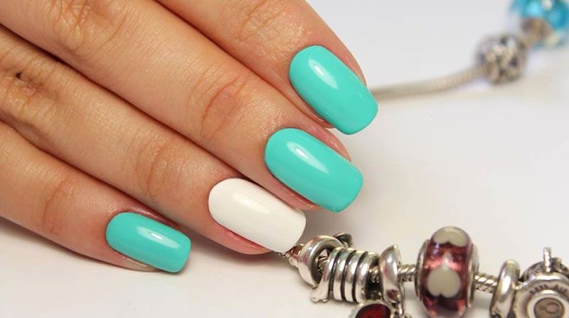 Aplic unghii cu oja semipermanenta și polygel