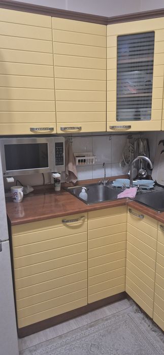 Продам кухню угловую бу, 2.5м на 1.4м