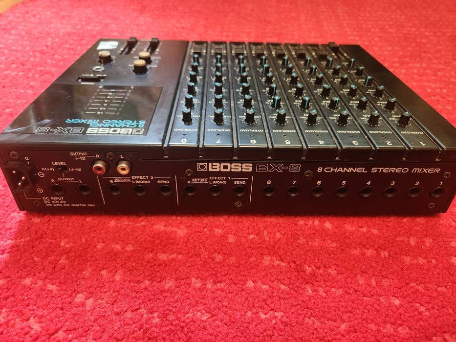 Boss bx-8 mixer stereo compact cu 8 canale