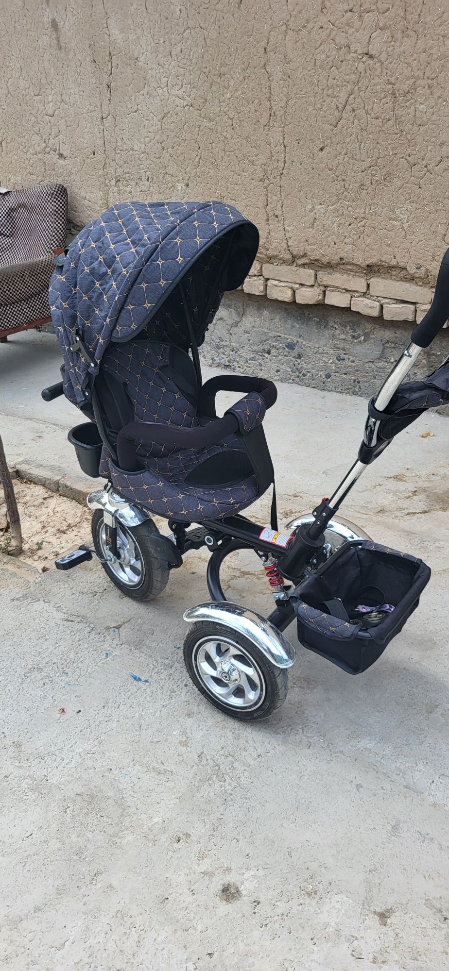 Продам почти новый велик каляска