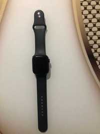 Apple Watch Series 8 : 41mm aluminium ceramic