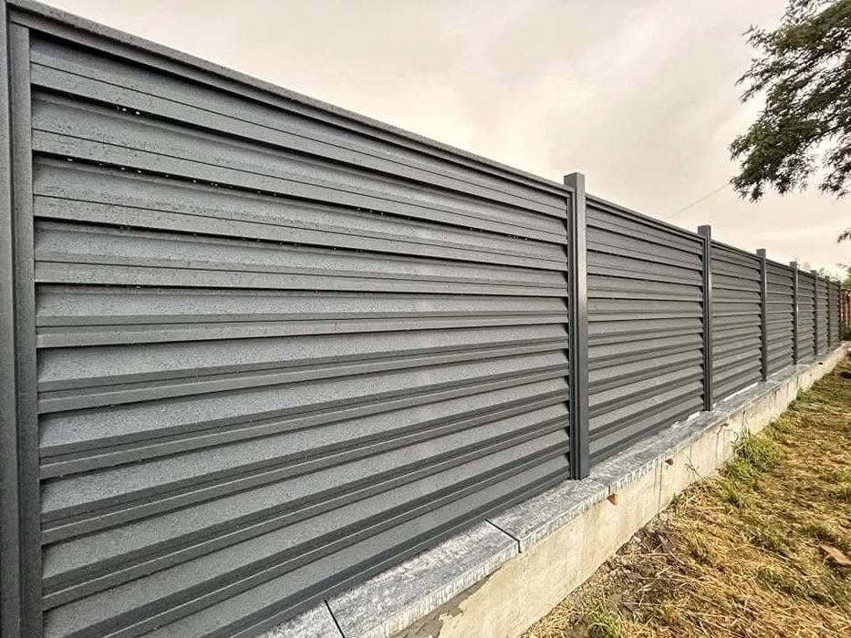 Vând garduri și porți la comanda clientului