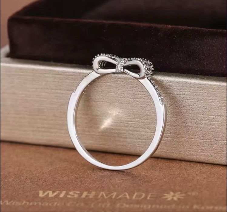 Сребърен пръстен панделка