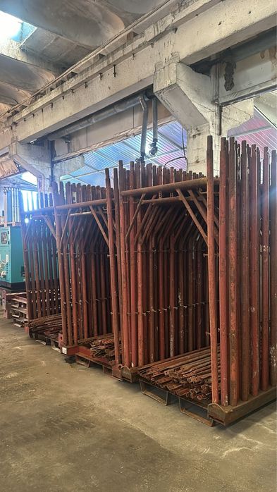 Inchiriez schela metalica model italian