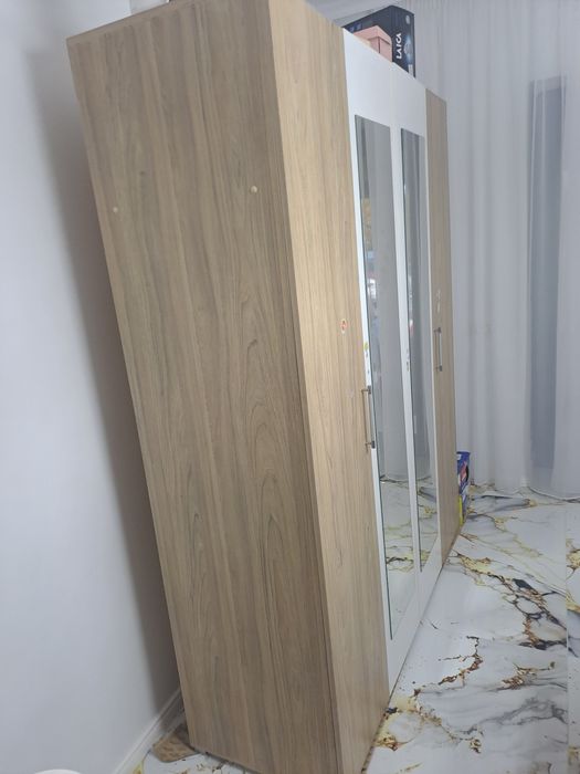 Dulap cu 4 usi haine