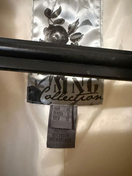 Палто на марката MNG