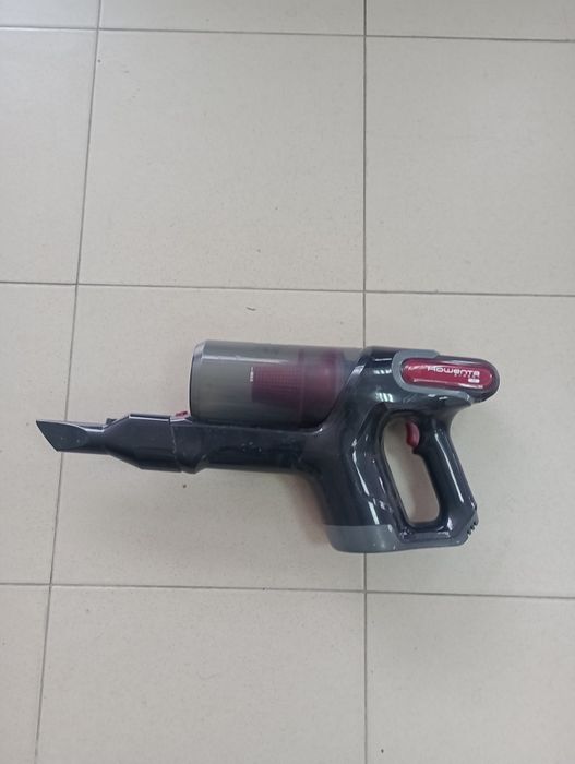 Продавам без кабелна прахосмукачка