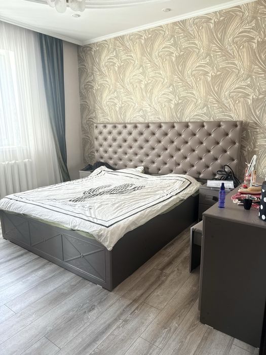 Продам спальный гарнитур