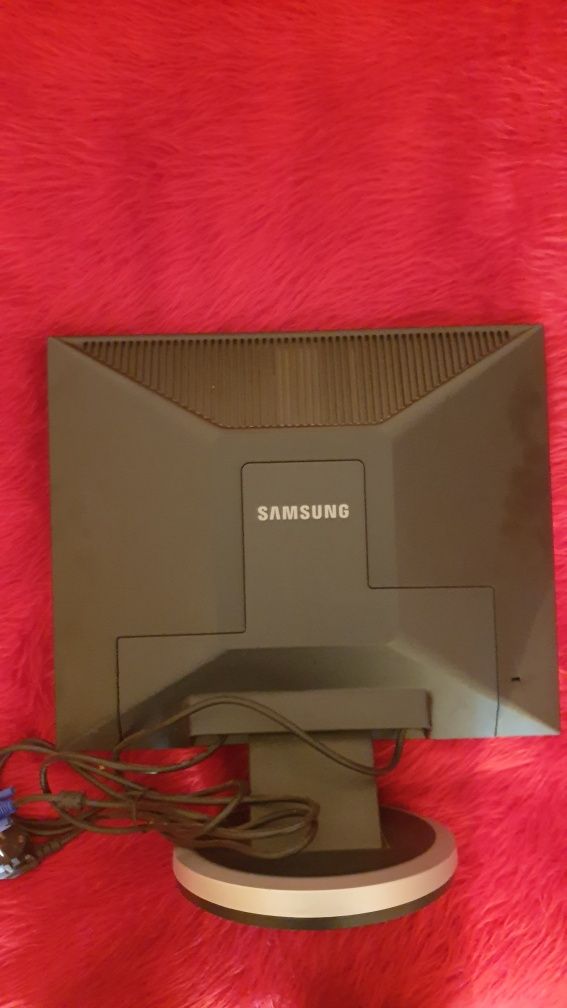 Монитор Samsung SyncMaster 940N