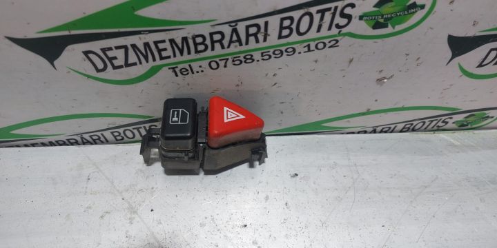 Buton avarie 0 168 820 12 10 Mercedes-Benz A-Class W168