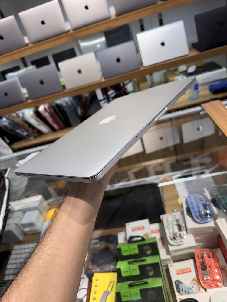 MacBook Pro 15” Retina (Mid 2015) — i7 / 16GB / 500GB SSD