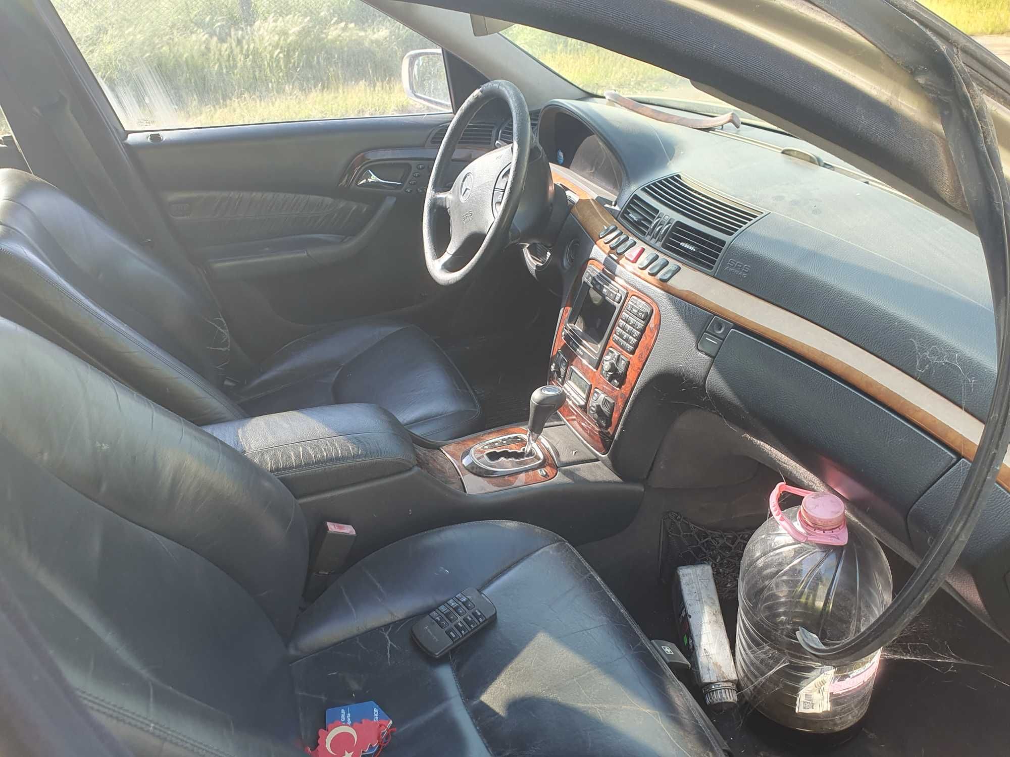 Продавам Mercedes S320 W220