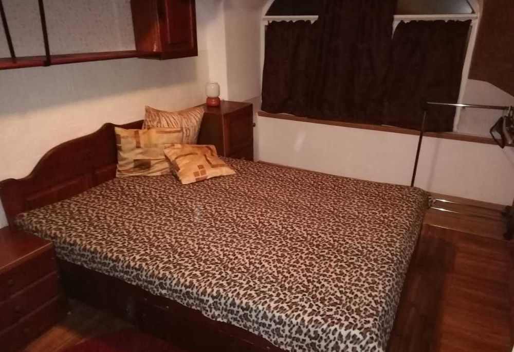 Дава се под наем Тристаен апартамент в Бургас, Център - 77 кв.м за 275 € - Снимка #4