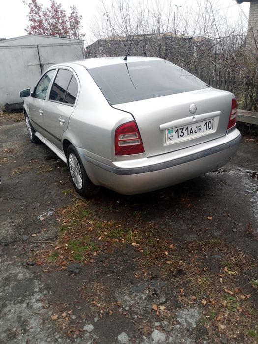 Продам  срочно машину