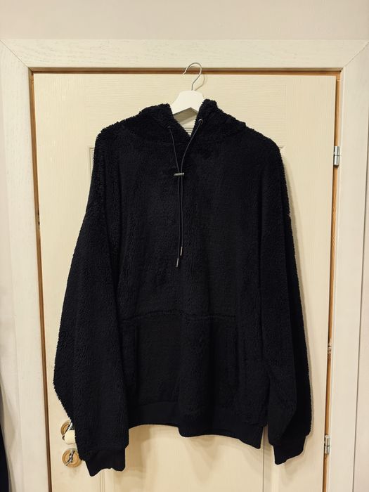 Черно пухкаво худи