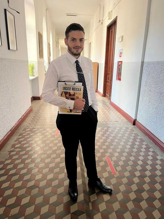 Profesor de Clarinet,Saxofon,Acordeon,Orga si Muzica