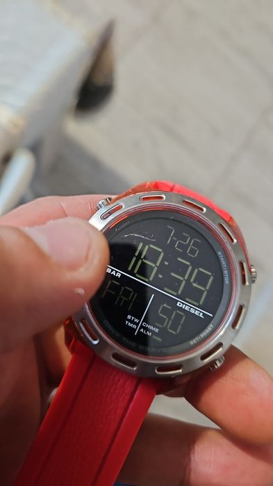 Ceas Diesel Original adus recent Franța model deosebit se dă la cutie
