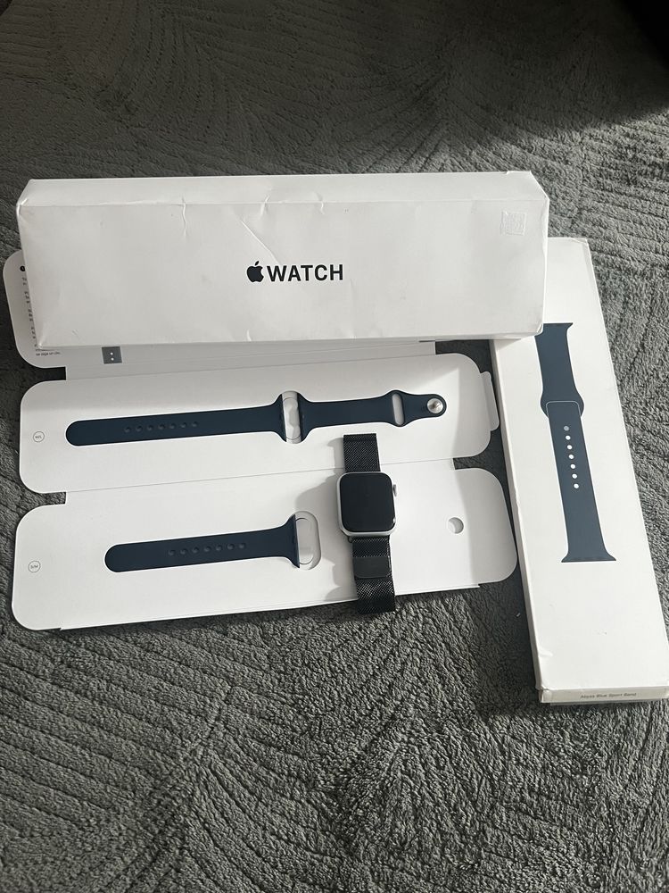 Часы Apple Watch SE 40мм