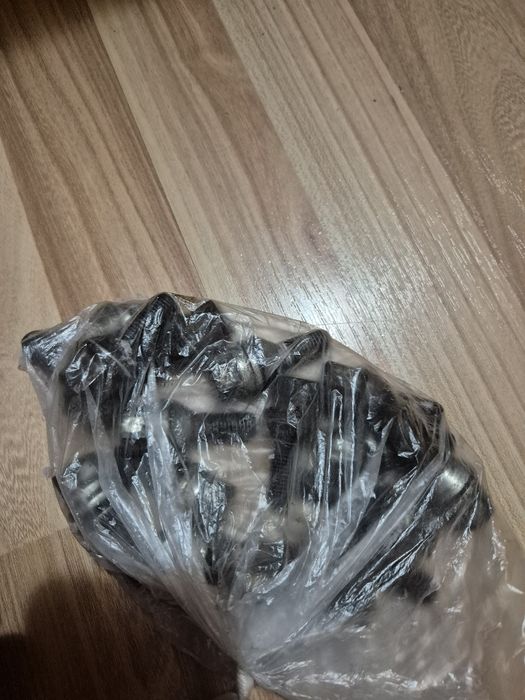 Vând set complet prezoane roată Logan