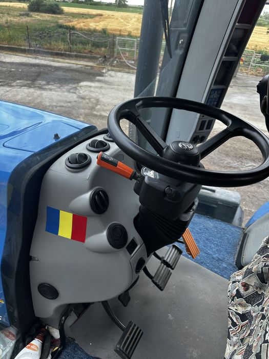 Vind tractor newholland  T8 275