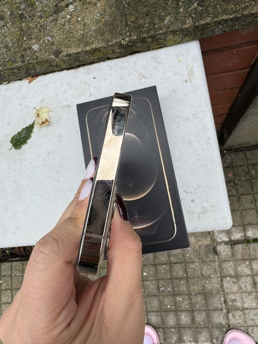 Телефон Iphone 12 pro