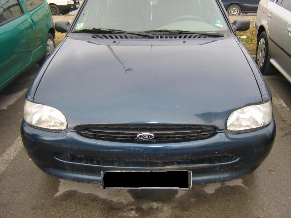 Ford Escort 1.6 16V 90 к.с.