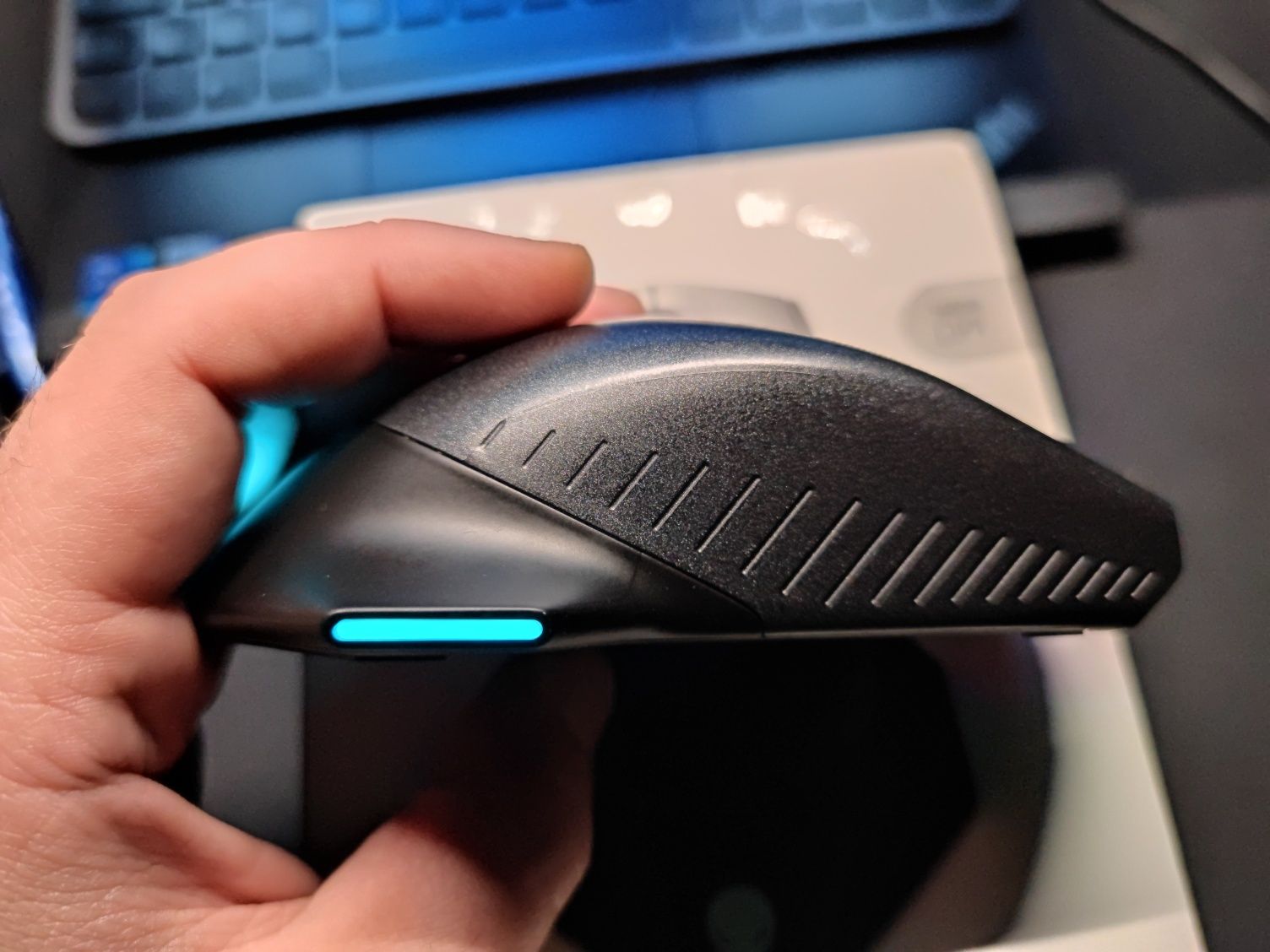 Mouse Alienware 610M gaming wireless wired led