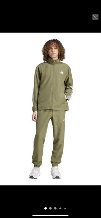 Продавам анцуг адидас р-р С (Чисто нов)!