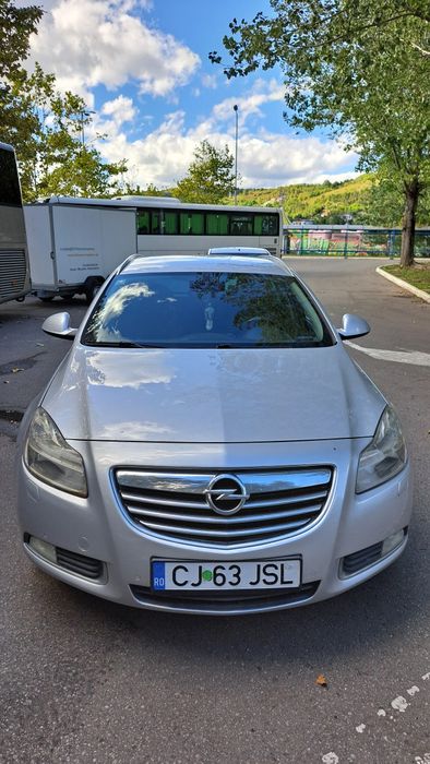 Vând Opel Insignia Sport Tourer2012
